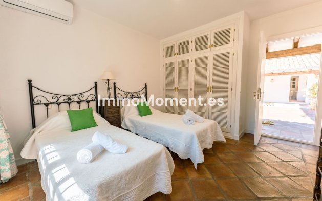 Bestaande woning - Landhuis - Estepona  - Cancelada