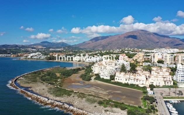 Revente - Maison mitoyenne - Estepona  - Estepona Centro