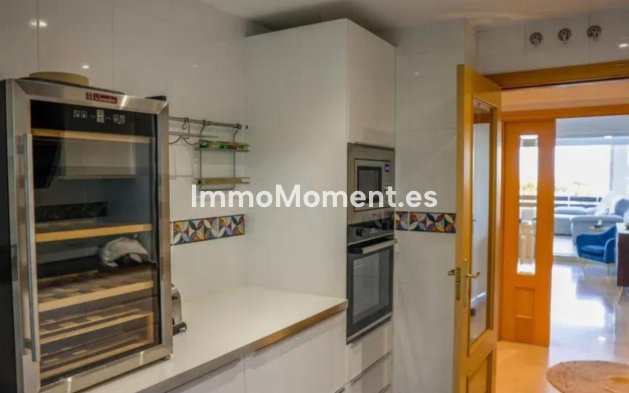 Resale - Apartment - Estepona - Selwo