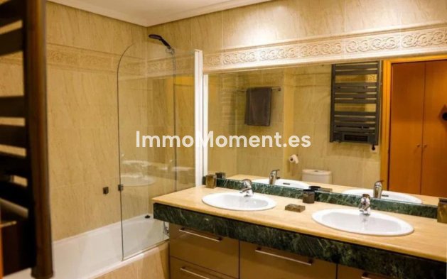 Resale - Apartment - Estepona - Selwo