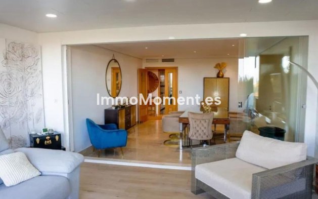Resale - Apartment - Estepona - Selwo