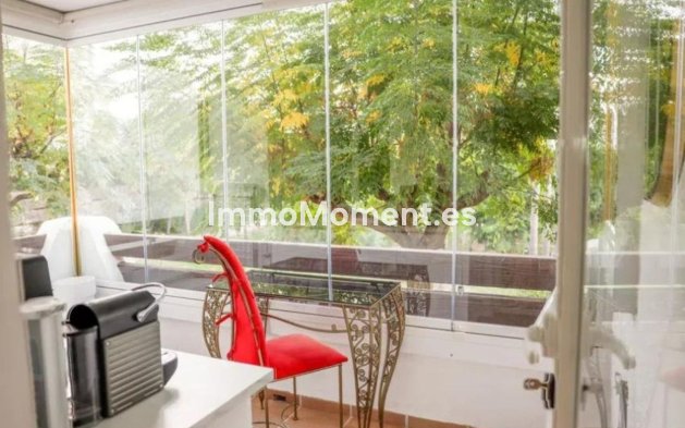 Resale - Apartment - Estepona - Selwo