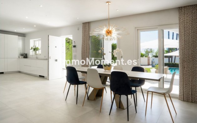 Reventa - Villa independiente - Estepona  - Estepona Centro