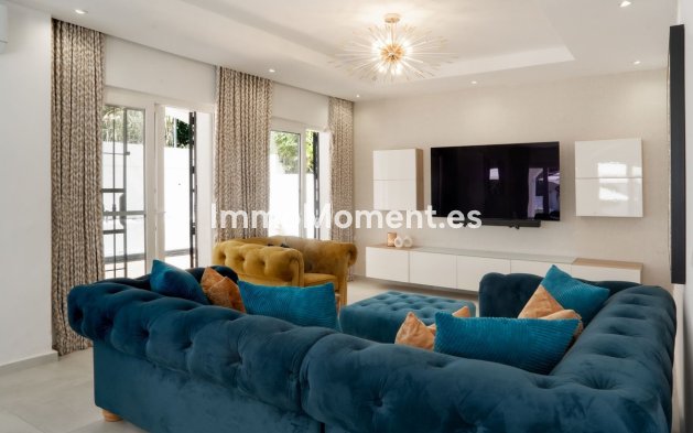 Reventa - Villa independiente - Estepona  - Estepona Centro