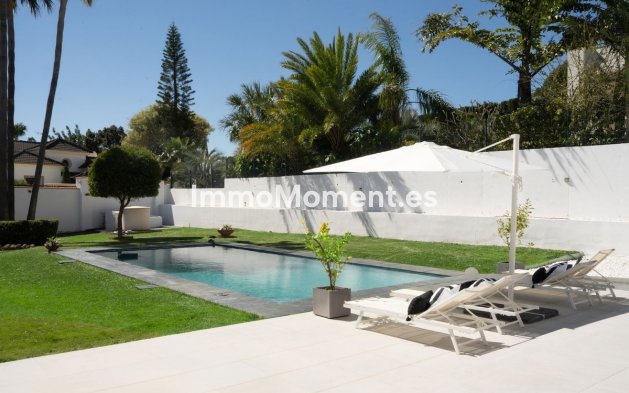 Reventa - Villa independiente - Estepona  - Estepona Centro