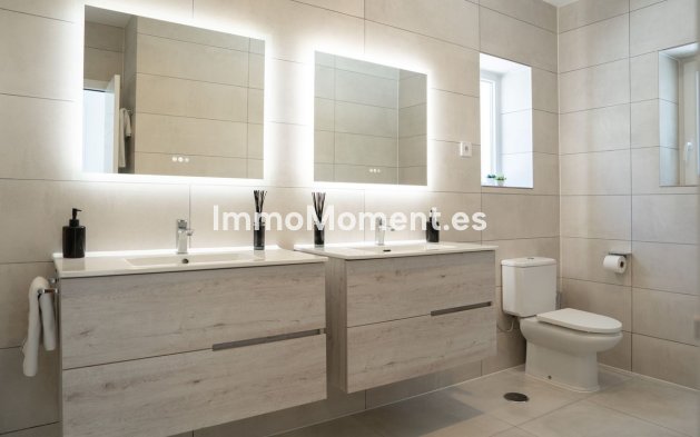 Reventa - Villa independiente - Estepona  - Estepona Centro