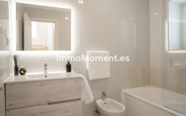 Reventa - Villa independiente - Estepona  - Estepona Centro