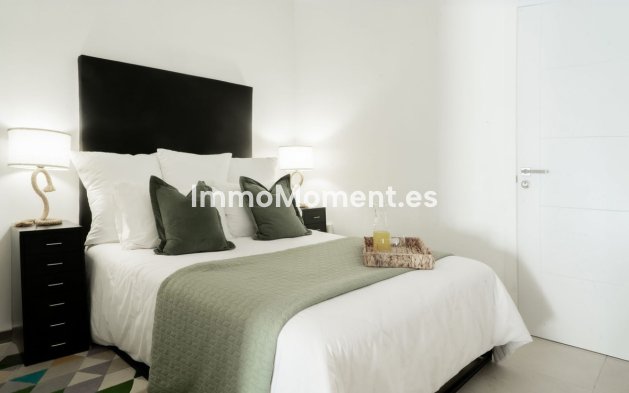Reventa - Villa independiente - Estepona  - Estepona Centro