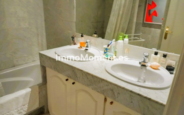 Resale - Apartment - Marbella - Guadalmina Baja