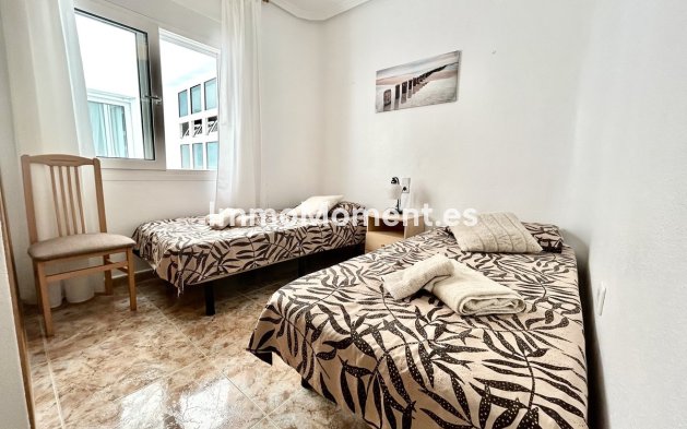 Resale - Apartment - Orihuela Costa - Cabo roig - La Zenia