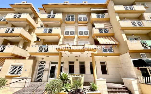 Resale - Apartment - Orihuela Costa - Cabo roig - La Zenia