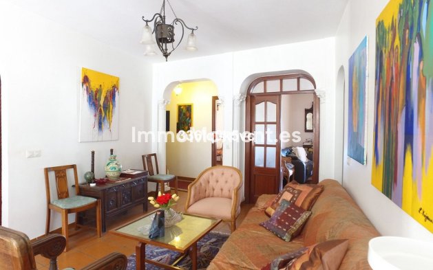 Resale - Apartment - Benahavís - Benahavís Centro