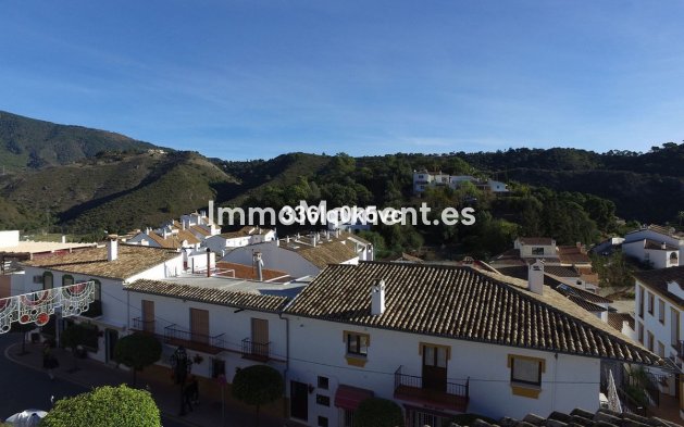 Resale - Apartment - Benahavís - Benahavís Centro