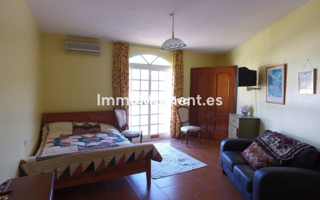 Resale - Apartment - Benahavís - Benahavís Centro