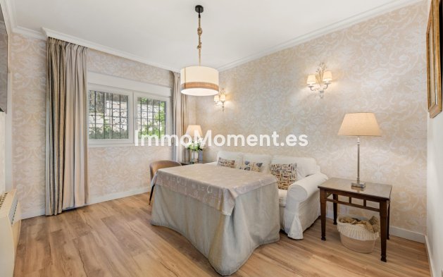 Bestaande woning - Vrijstaande villa - Estepona  - Estepona Centro