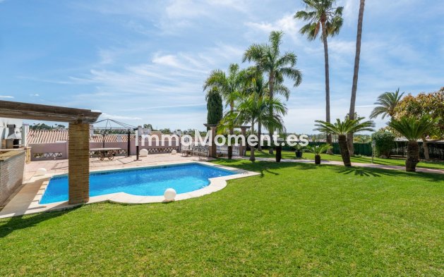 Bestaande woning - Vrijstaande villa - Estepona  - Estepona Centro