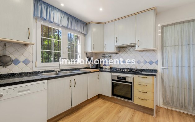 Bestaande woning - Vrijstaande villa - Estepona  - Estepona Centro