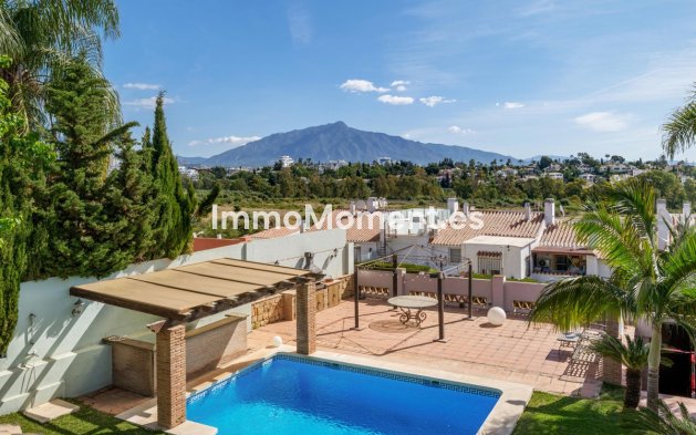 Bestaande woning - Vrijstaande villa - Estepona  - Estepona Centro