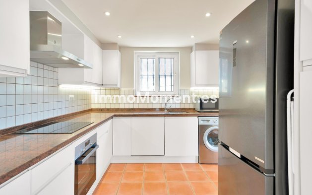 Reventa - Villa independiente - Estepona  - Valle Romano