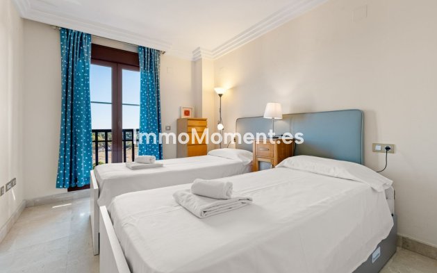 Revente - Appartement - Estepona  - Atalaya