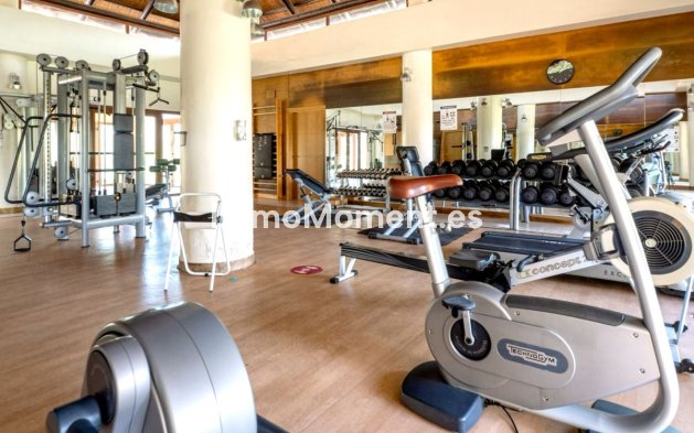 Revente - Appartement - Estepona  - Atalaya