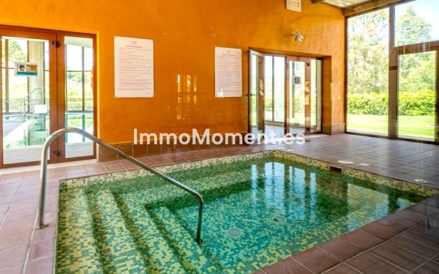 Revente - Appartement - Estepona  - Atalaya