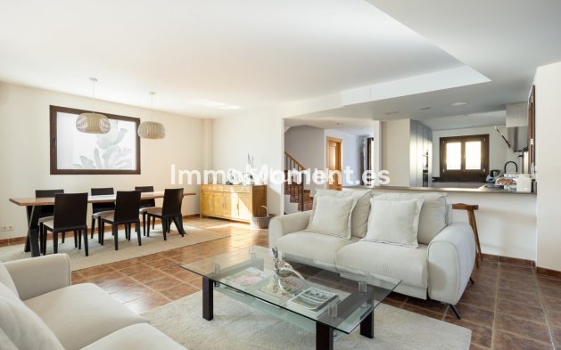 Bestaande woning - Vrijstaande villa - Estepona  - Estepona Centro
