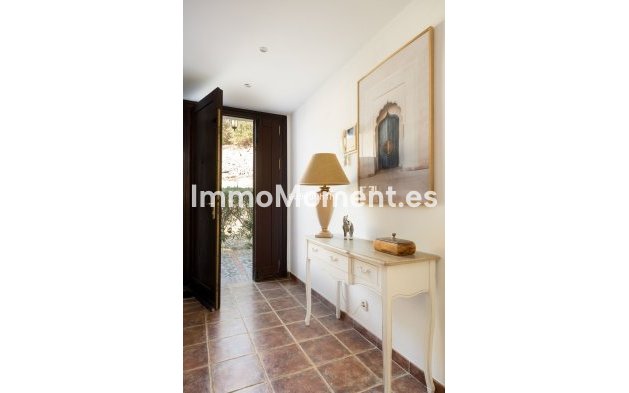 Bestaande woning - Vrijstaande villa - Estepona  - Estepona Centro