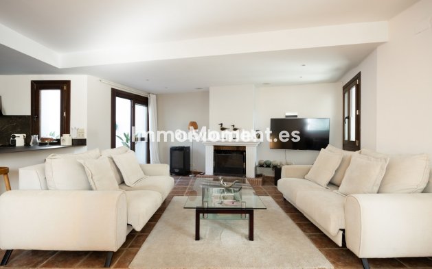 Bestaande woning - Vrijstaande villa - Estepona  - Estepona Centro