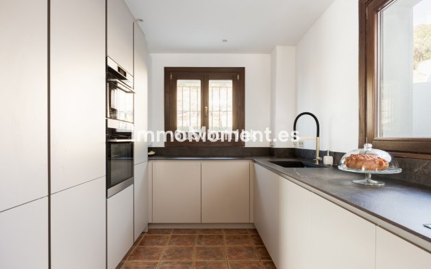 Bestaande woning - Vrijstaande villa - Estepona  - Estepona Centro