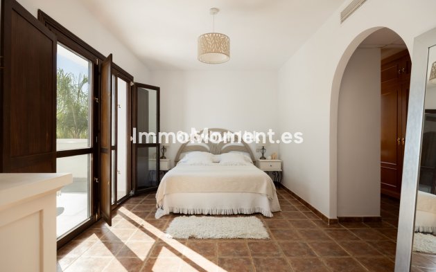 Bestaande woning - Vrijstaande villa - Estepona  - Estepona Centro