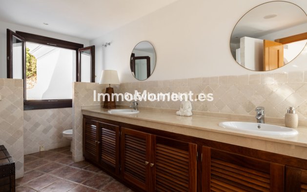 Bestaande woning - Vrijstaande villa - Estepona  - Estepona Centro