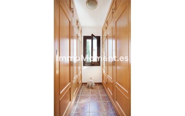 Bestaande woning - Vrijstaande villa - Estepona  - Estepona Centro