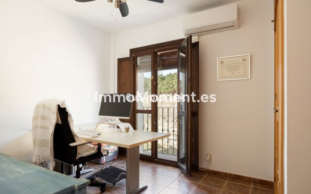 Bestaande woning - Vrijstaande villa - Estepona  - Estepona Centro