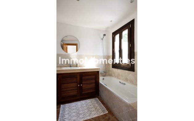 Bestaande woning - Vrijstaande villa - Estepona  - Estepona Centro