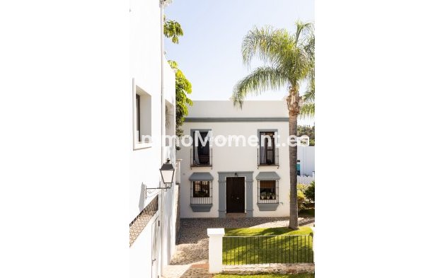 Bestaande woning - Vrijstaande villa - Estepona  - Estepona Centro