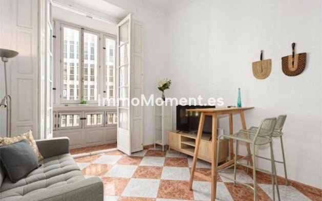 Resale - Apartment - Málaga - Málaga Centro