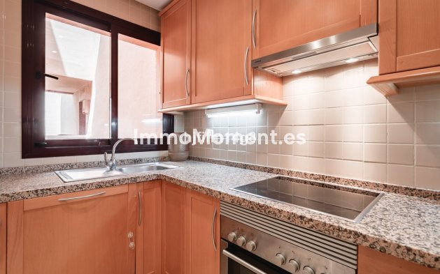 Resale - Apartment - Benahavís - Benahavís Centro