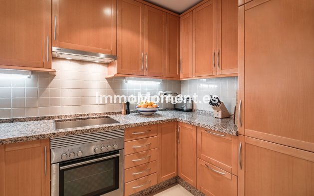 Resale - Apartment - Benahavís - Benahavís Centro