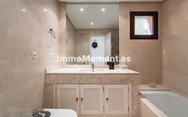 Resale - Apartment - Benahavís - Benahavís Centro
