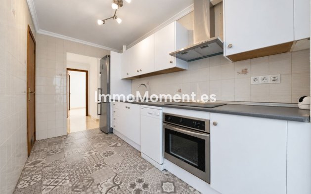 Wiederverkauf - Wohnung - Estepona  - Estepona Centro