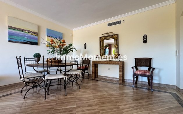 Resale - Apartment - Marbella - Elviria