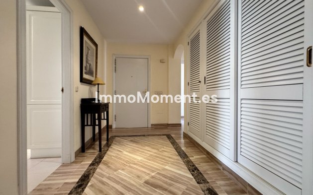 Resale - Apartment - Marbella - Elviria