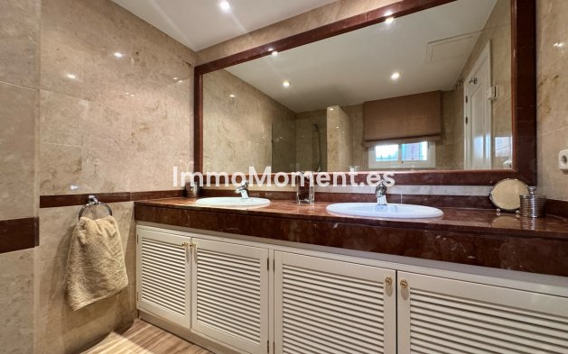 Resale - Apartment - Marbella - Elviria