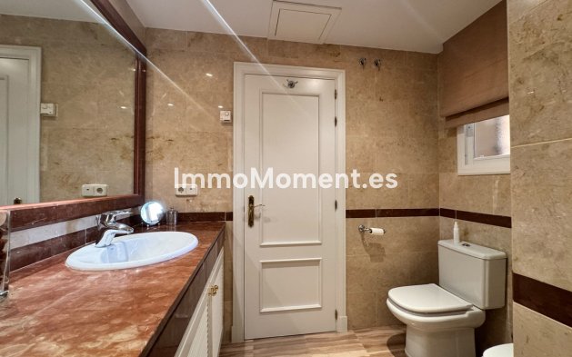 Resale - Apartment - Marbella - Elviria