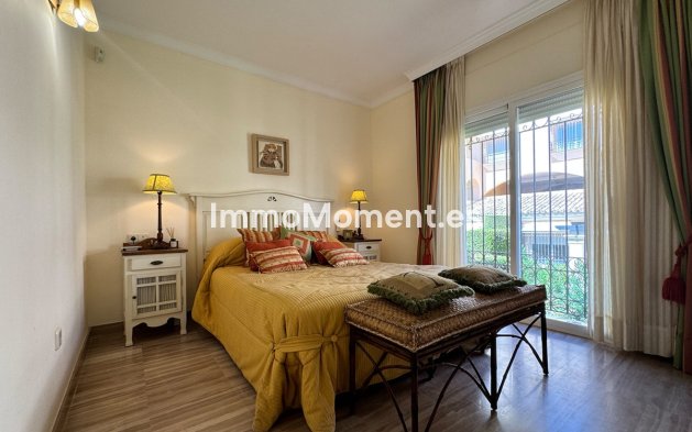 Resale - Apartment - Marbella - Elviria