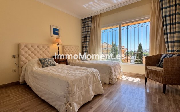 Resale - Apartment - Marbella - Elviria