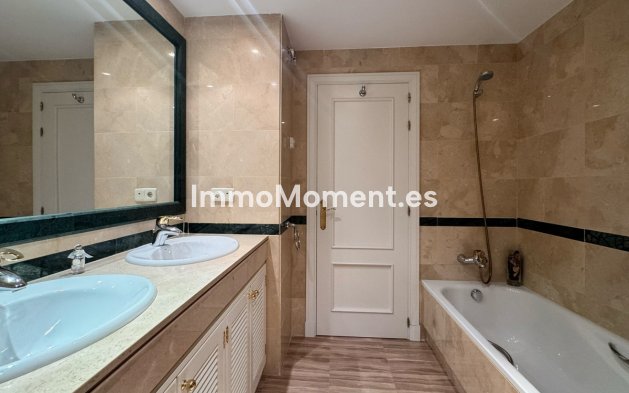 Resale - Apartment - Marbella - Elviria