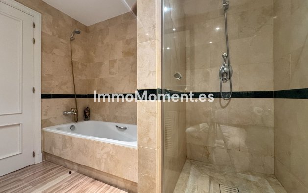 Resale - Apartment - Marbella - Elviria