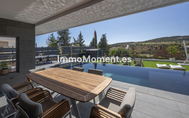 Reventa - Villa independiente - Estepona  - Valle Romano